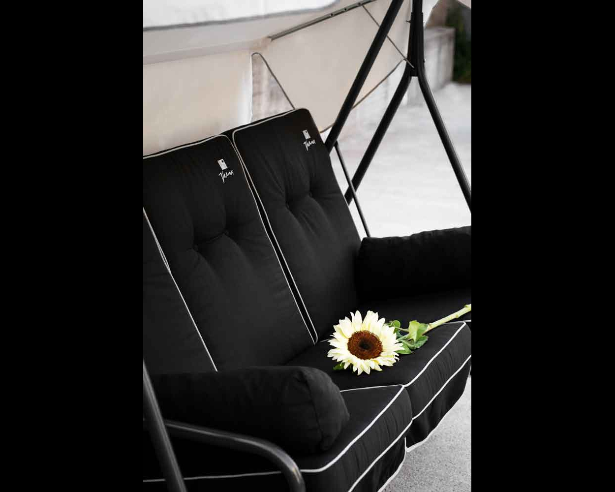 Suvi Hammock - svarta dynor