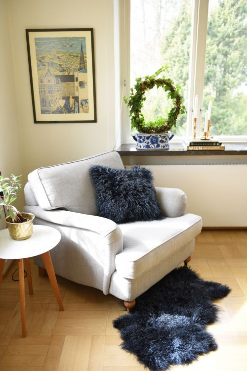 Lammskinn tibetanskt mörkblå